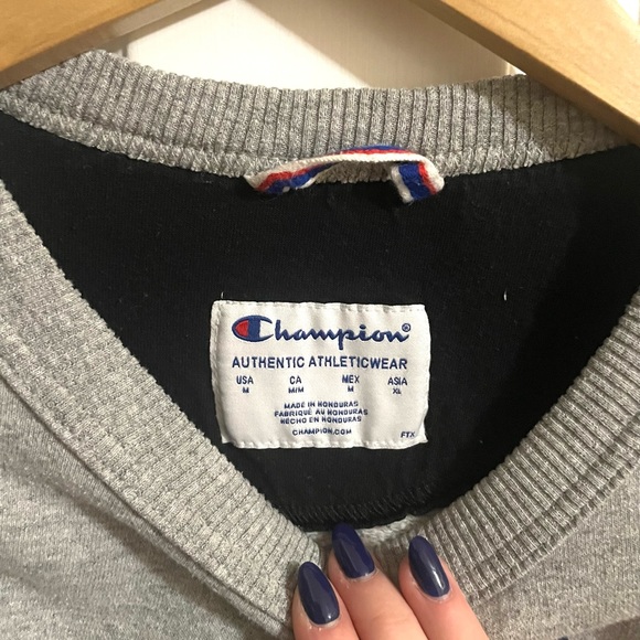 Champion Grey Sweatshirt Crewneck Size Medium Men’s - Picture 2 of 5